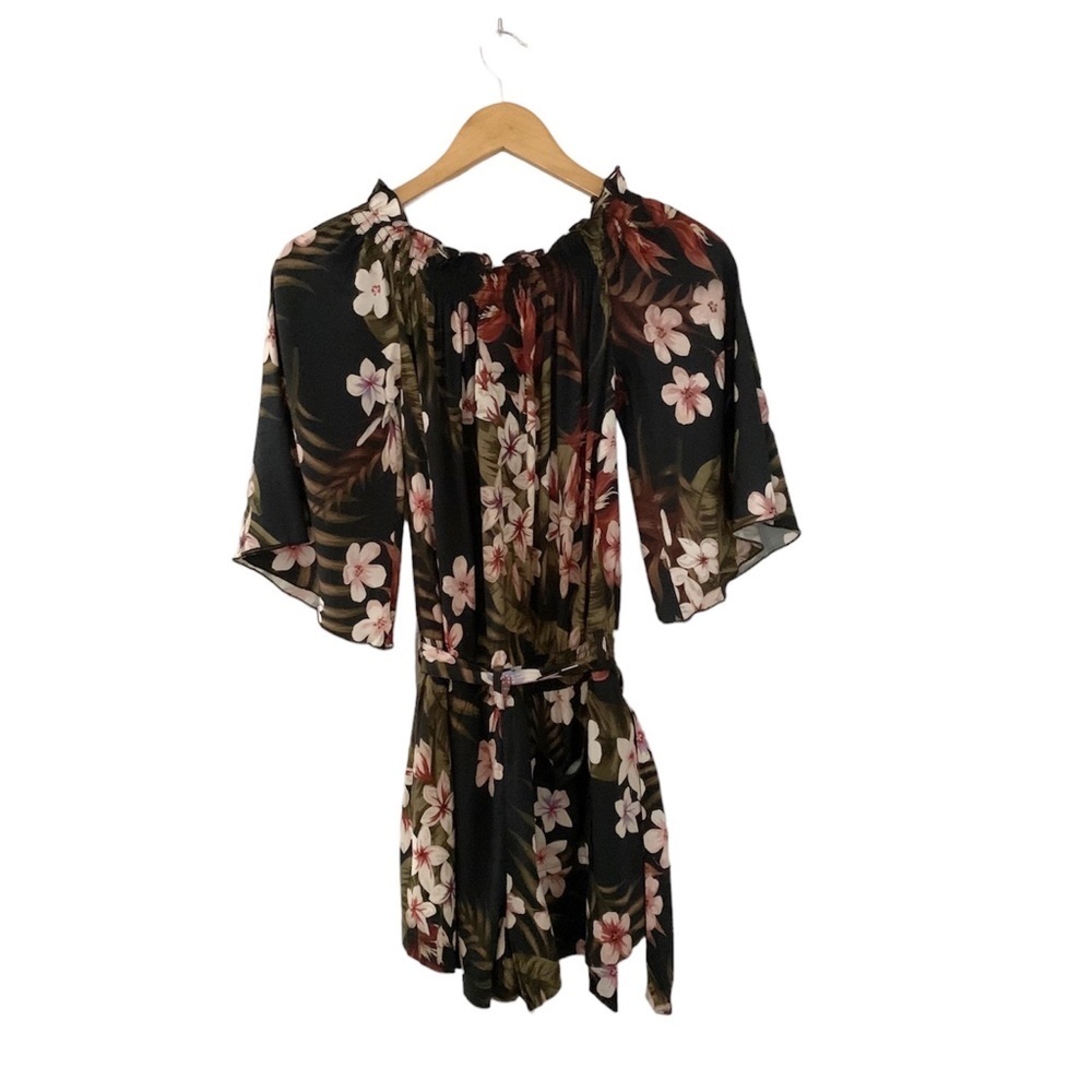 Chaser Tropical Print Off Shoulder‎ Floral Romper Size M
